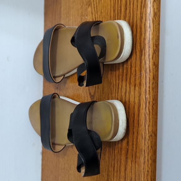 Rock& Candy sandals by Zigi size 7 - Picture 3 of 6